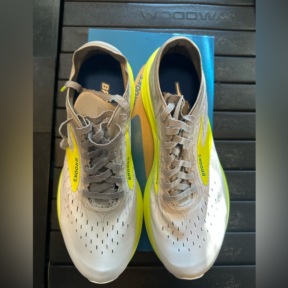Brooks Hyperion Elite 2 Running Shoes Unisex size 8.5 NEW